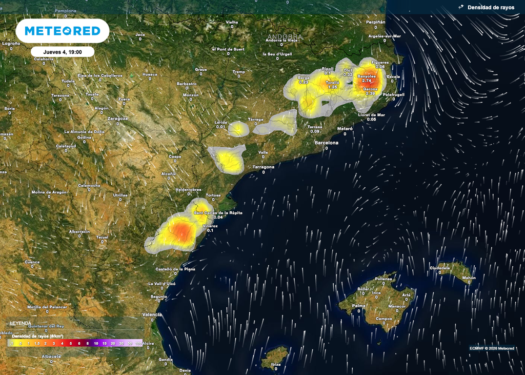 La tarde de este jueves deparará tormentas fuertes en el noreste peninsular. Aquí la densidad de rayos prevista.