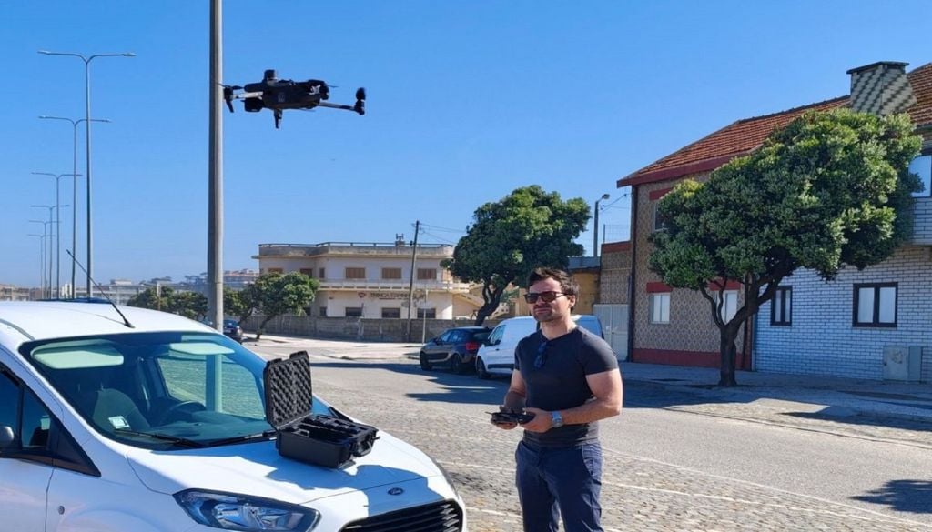 engenheiro geoespacial José Borges O engenheiro geoespacial José Borges é o mentor do projeto que utiliza inteligência artificial e drones para reforçar a segurança pública. Foto: FCUP