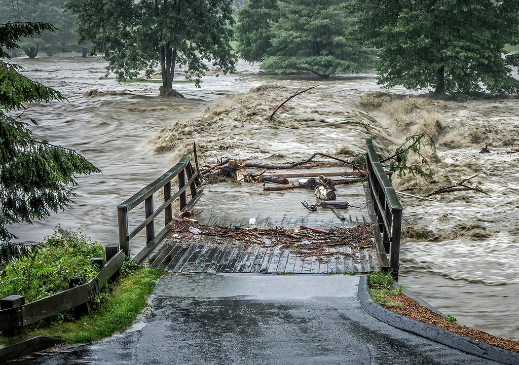 La combinación de un carrusel de borrascas con un flujo del oeste muy marcado, que ha arrastrado varios ríos atmosféricos, está dejando lluvias muy cuantiosas en España.