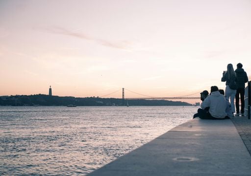 Jovens até aos 30 anos podem viajar e dormir uma semana em Portugal (sem gastar um cêntimo)