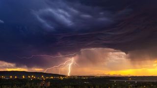 Junio de 2023 seguirá bajo los influjos de bajas presiones, DANAs, tormentas y chubascos en un ambiente fresco