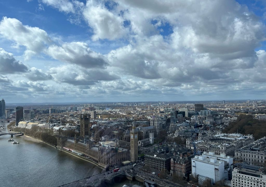 Keeping London cool; paint the city's roofs white