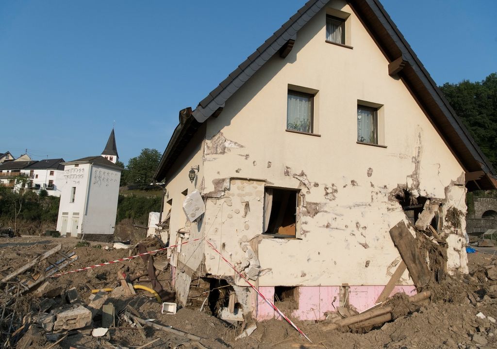 Zerstörung, Grund und Boden, Hochwasser Zerstörung, Grund und Boden, Hochwasser