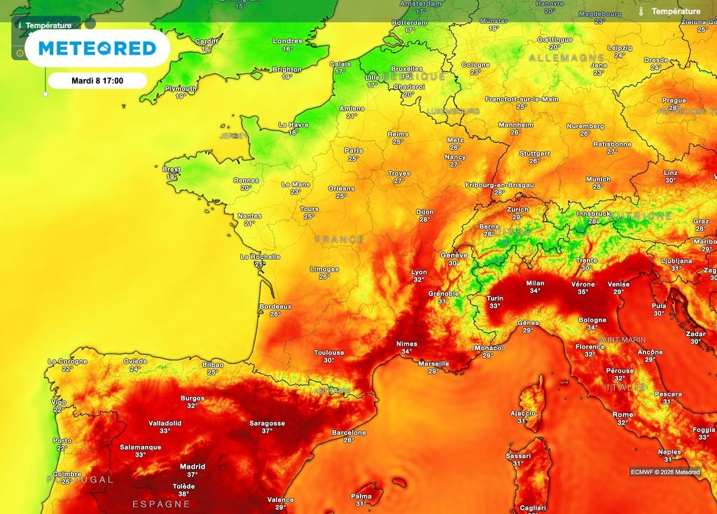 De l'air bien plus frais va arriver par le nord-ouest, repoussant la chaleur plus au sud et à l'est. De l'air bien plus frais va arriver par le nord-ouest, repoussant la chaleur plus au sud et à l'est.