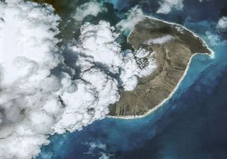 L’eruzione del vulcano alle isole Tonga potrebbe causare condizioni meteo insolite per tutto il decennio in corso