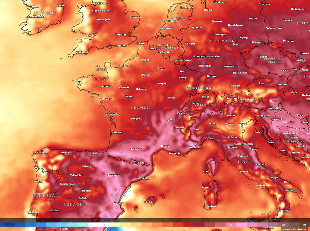Ce mardi encore, le mercure sera situé jusqu'à 10 voire 12°C au-dessus des normales de saison des Pyrénées jusqu'à la vallée du Rhône.