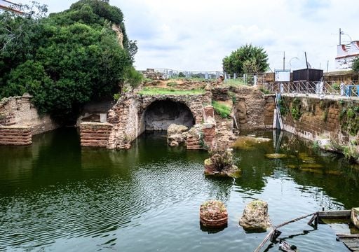 L'incredibile progetto di fare snorkeling tra le rovine di una villa imperiale sommersa vicino a Napoli
