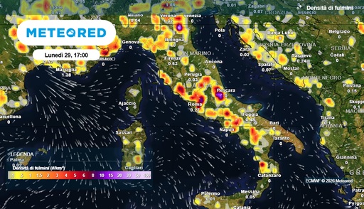 Italia oggi sotto doppia allerta meteo: rossa per il caldo estremo, gialla per i temporali. Ecco le regioni a rischio
