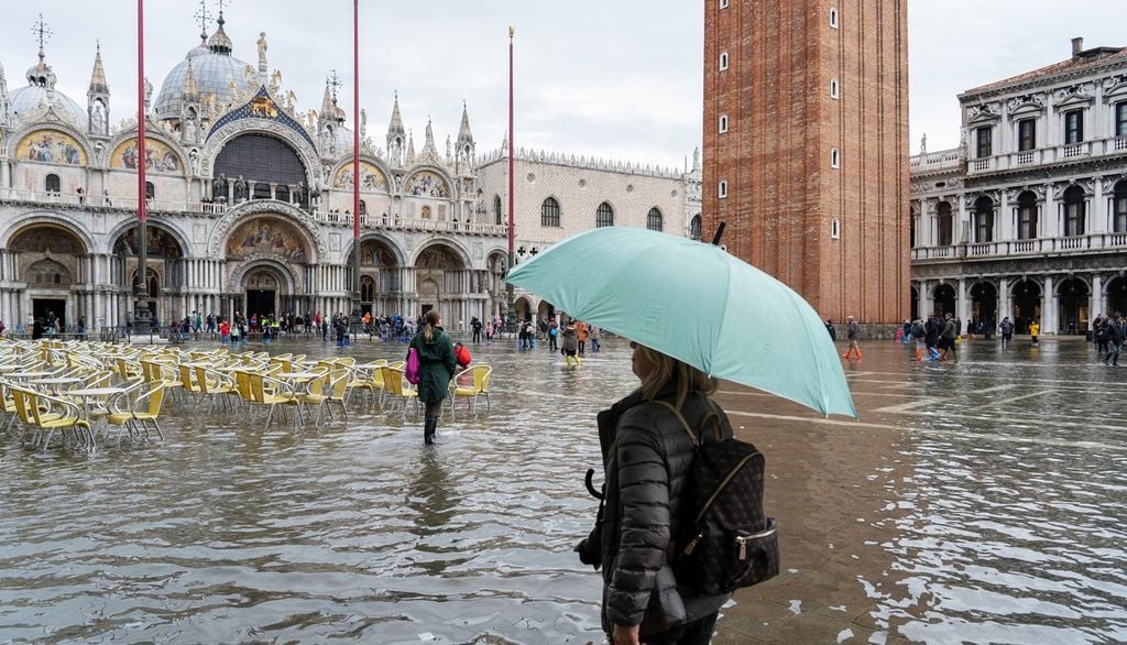 Acqua alta in piazza San Marco.