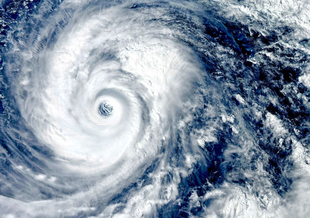 Foto da satellite in un uragano