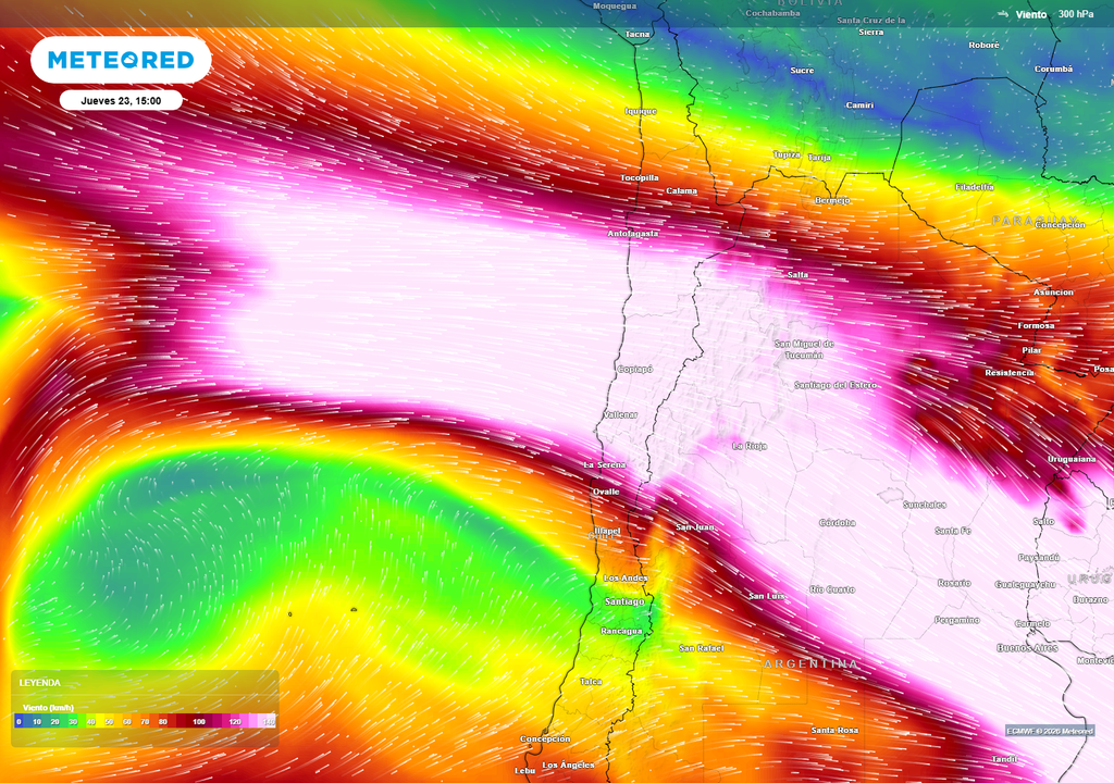 Una intensa corriente en chorro (vientos potentes en niveles altos) estará presente durante la próxima semana. Sus nubes asociadas cubrirán parte del norte chico y norte grande. Se esperan fuertes vientos en zonas cordilleranas.
