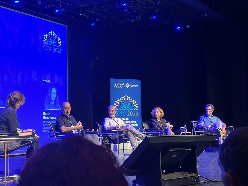 Expertos en comunicación científica durante una de las ponencias del CCSC25