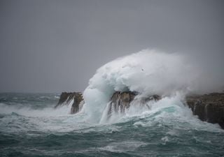 La AEMET alerta de un riesgo importante por olas de hasta 10 metros en Baleares