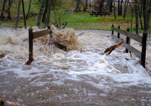 La AEMET mantendr&aacute; el aviso rojo por lluvias de Galicia hasta esta hora: los riesgos de hoy y ma&ntilde;ana, 27 de enero