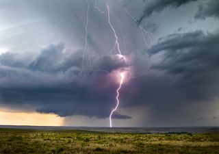 La AEMET prevé un martes muy complicado: 9 comunidades en aviso por intensas tormentas y posible granizo