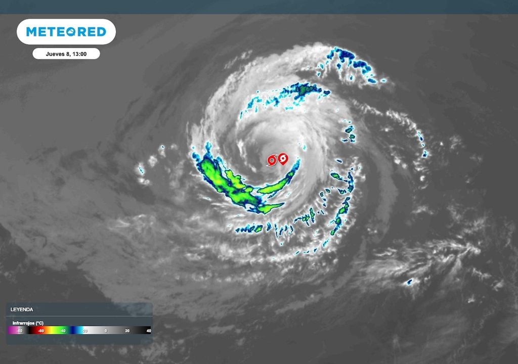 La imagen satelital, muestra la nubosidad convectiva asociada a la circulación de Rachel. La imagen satelital, muestra la nubosidad convectiva asociada a la circulación de "Rachel".