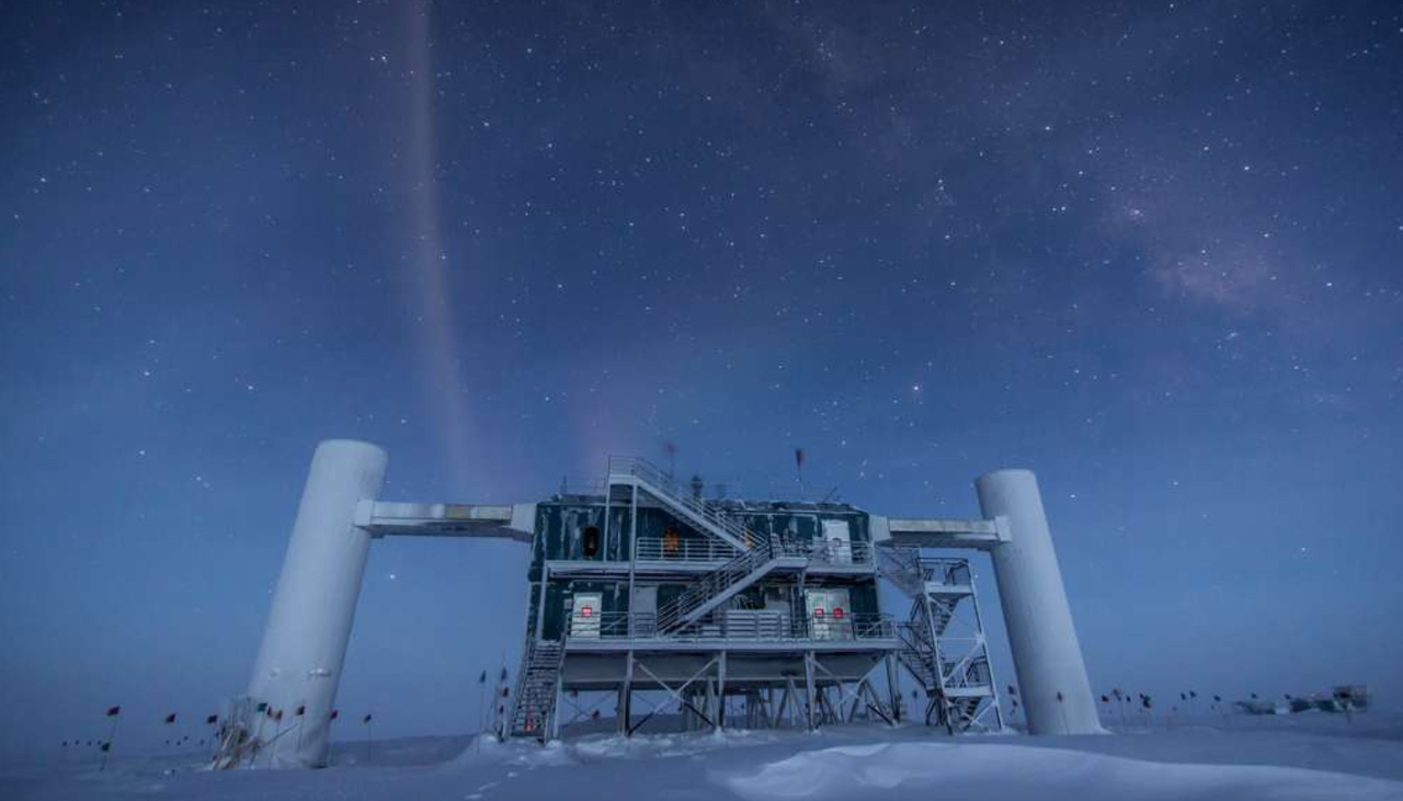 El IceCube es un laboratorio montado sobre hielo en medio de la Antártida. Foto: Marcos Santander