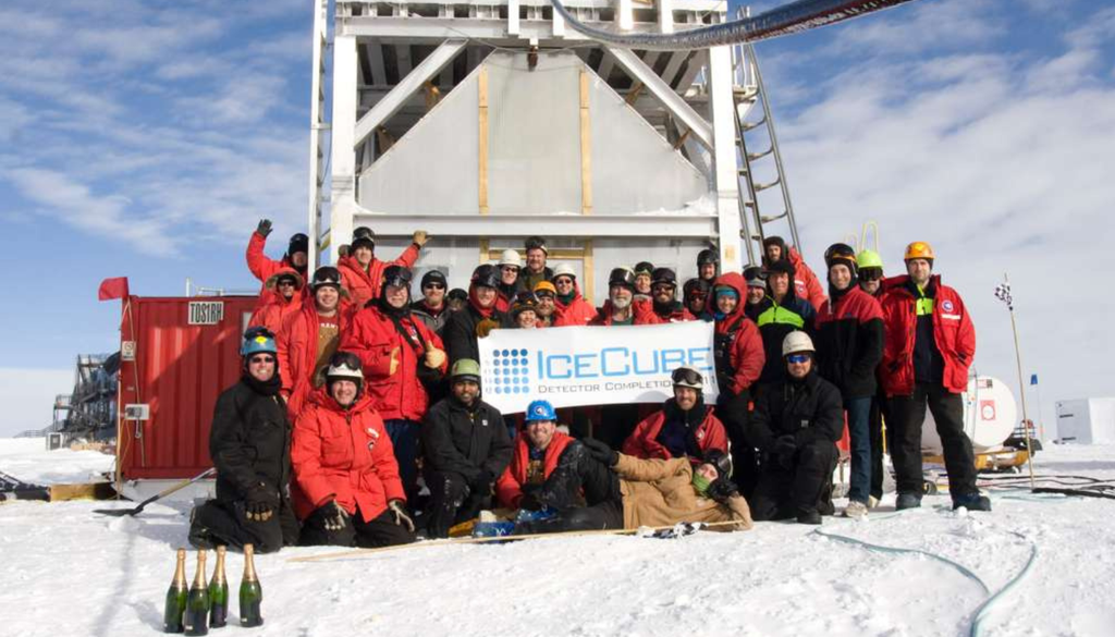 Premio Nobel Física 2026 Entre 2009 y 2010 se montó el labratorio IceCube en la Antártida para captar neutrinos provenientes del espacio. Foto: Marcos Santander.
