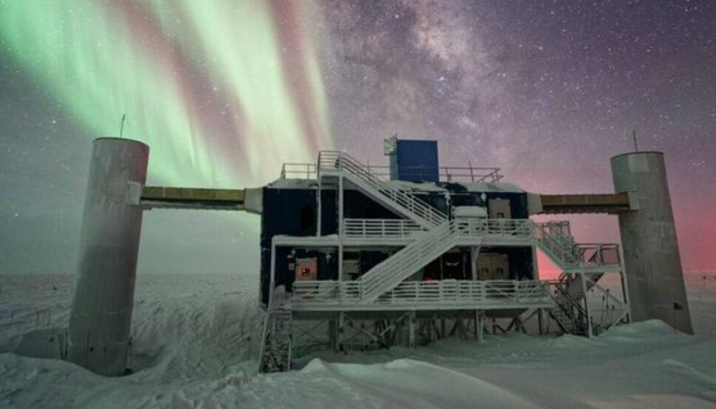Premio Nobel Física 2026 Los neutrinos de alta potencia permiten, por medio de la luz, explicar grandes fenómenos del cosmos. Foto: X @Jose_Antonio_G