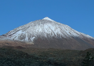 La borrasca Olivier deja nieve en el Teide a las puertas de la Semana Santa. Última hora e imágenes más impresionantes