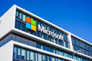 La caída de Microsoft colapsa sistemas hospitalarios, aeropuertos, bancos y muchos servicio más 