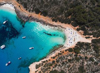 La cala que pocos conocen en Mallorca: sin carretera, sin chiringuitos y rodeada de naturaleza pura