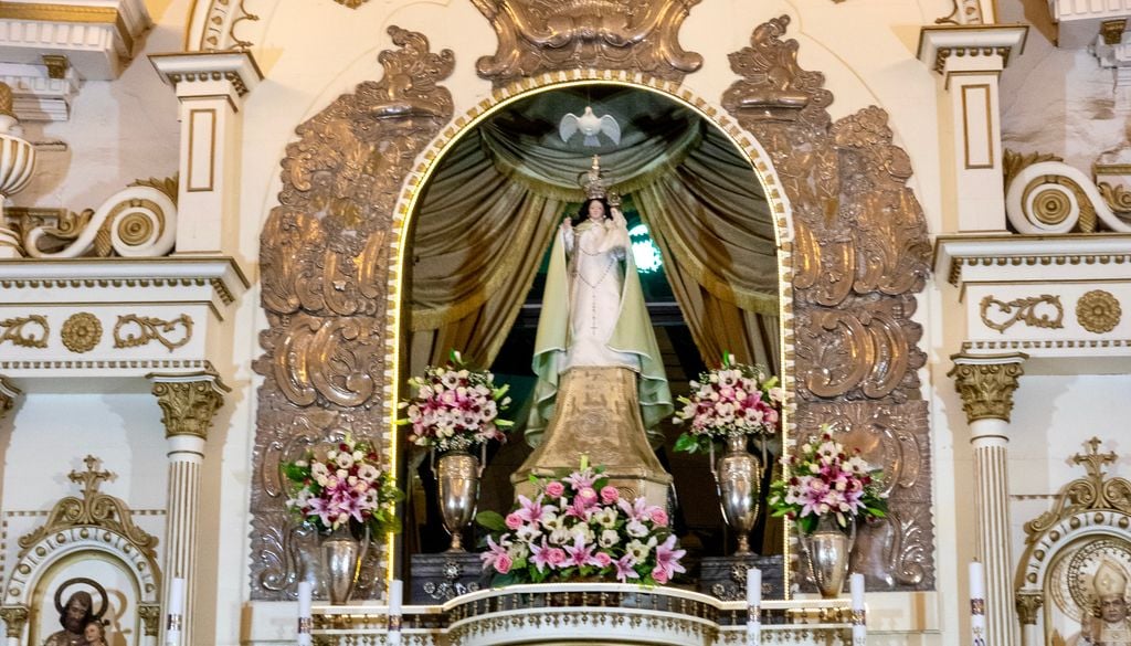 Imagen de la Virgen de Andacollo. Imagen de la Virgen Nuestra Señora del Rosario de Andacollo en su santuario principal.