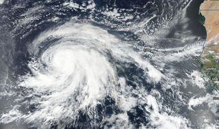 La compleja y profunda vida del ciclón Lorenzo