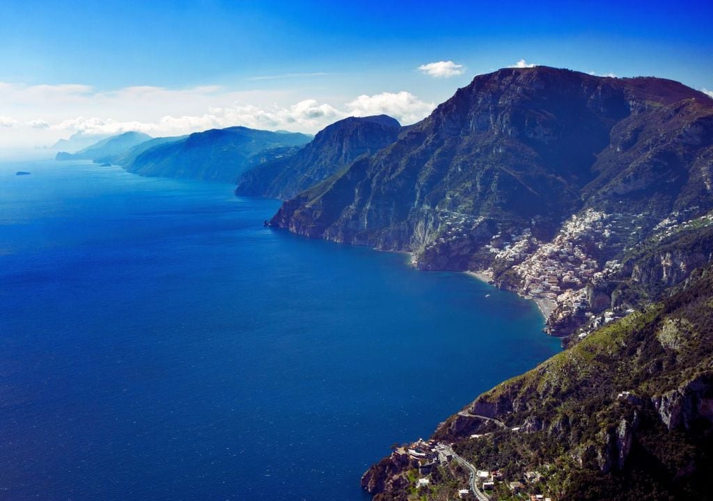 Uno degli scorci panoramici più famosi del Sentiero degli Dei