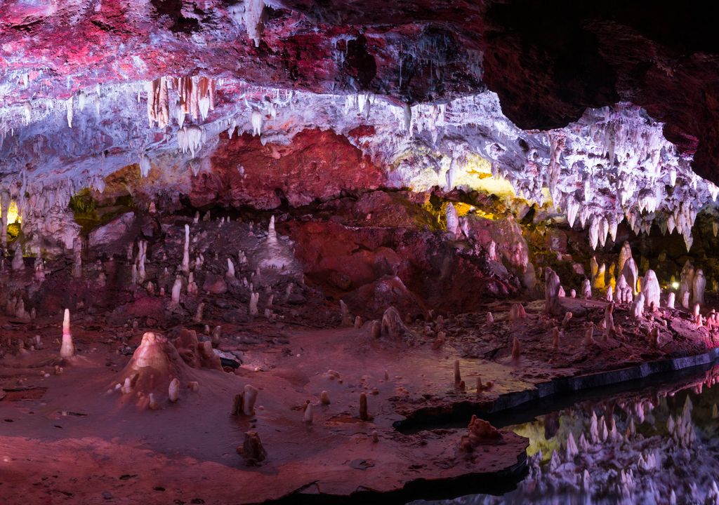 La cueva El Soplao es una referencia mundial de la espeleología.