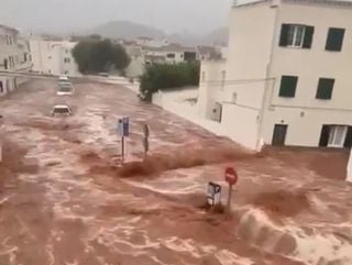 La DANA azota Menorca: más de 200 l/m2 en pocas horas y pueblos convertidos en ríos. ¿Hasta cuándo lloverá en Baleares?