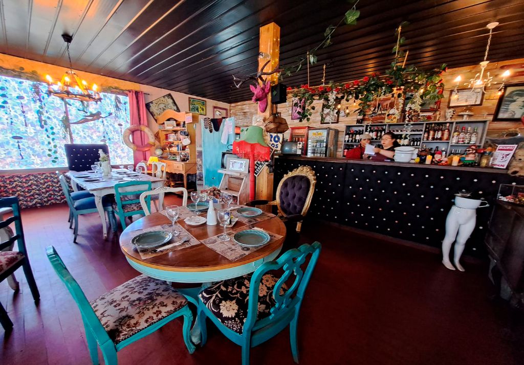 restaurant restaurant