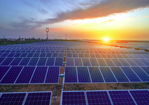 La energía solar sigue creciendo en el mundo pero hay aspectos negativos cuando termina la vida útil de un panel