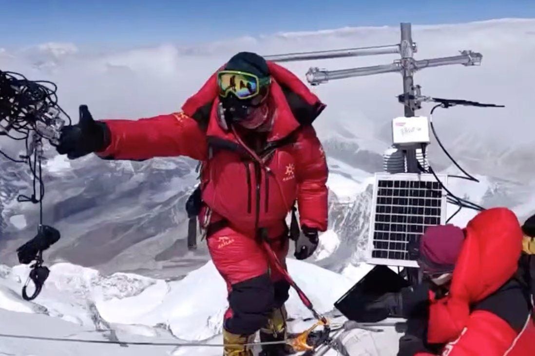 Descubre la estación meteorológica de última generación instalada cerca de  la cumbre del Everest