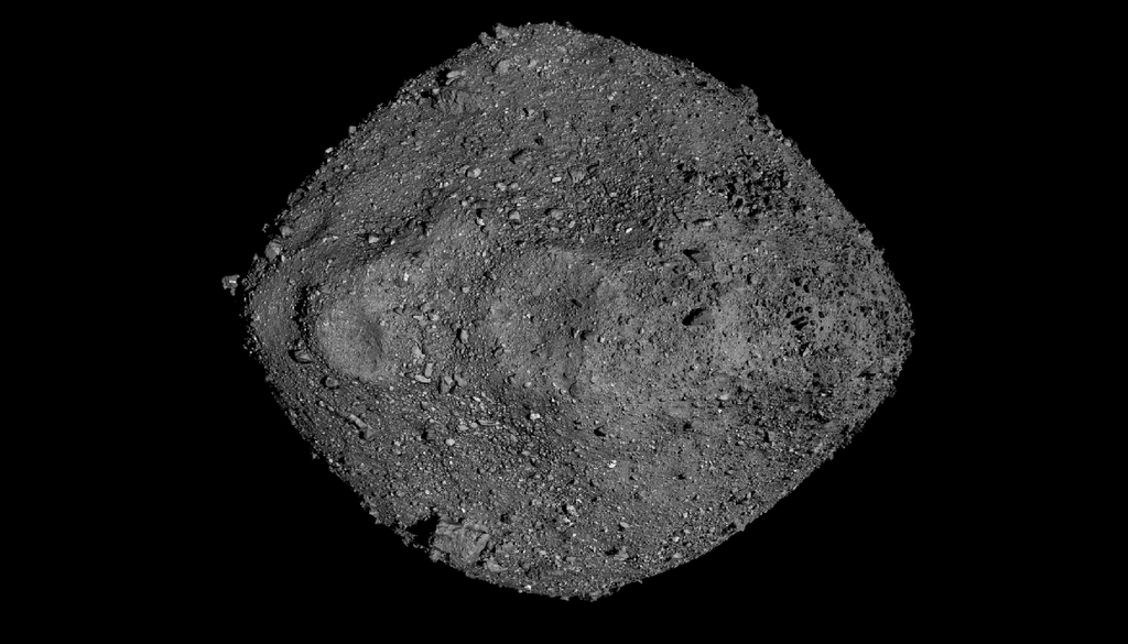 Questo mosaico di Bennu è stato creato utilizzando le osservazioni effettuate dalla sonda OSIRIS-REx della NASA, che è rimasta in prossimità dell'asteroide per oltre due anni. Credit: NASA/Goddard/University of Arizona