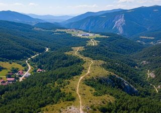 &Eacute;sta es una de las fronteras m&aacute;s extra&ntilde;as de Europa: una franja de 3 kil&oacute;metros de largo y s&oacute;lo 50 metros de ancho