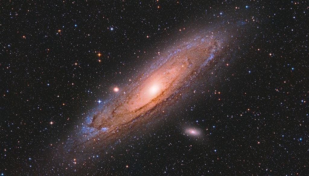 Andrómeda es una galaxia espiral y la vecina gigante más próxima a la Vía Láctea.