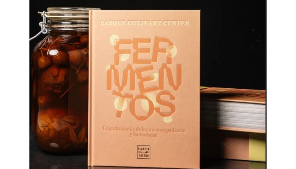 Fermentos nace de años de ideas, pruebas, errores y conversaciones entre el Basque Culinary Center, científicos, cocineros y mentes curiosas.