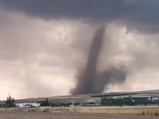 La 'gota fría' deja a su paso fuertes aguaceros, granizo... y tornados