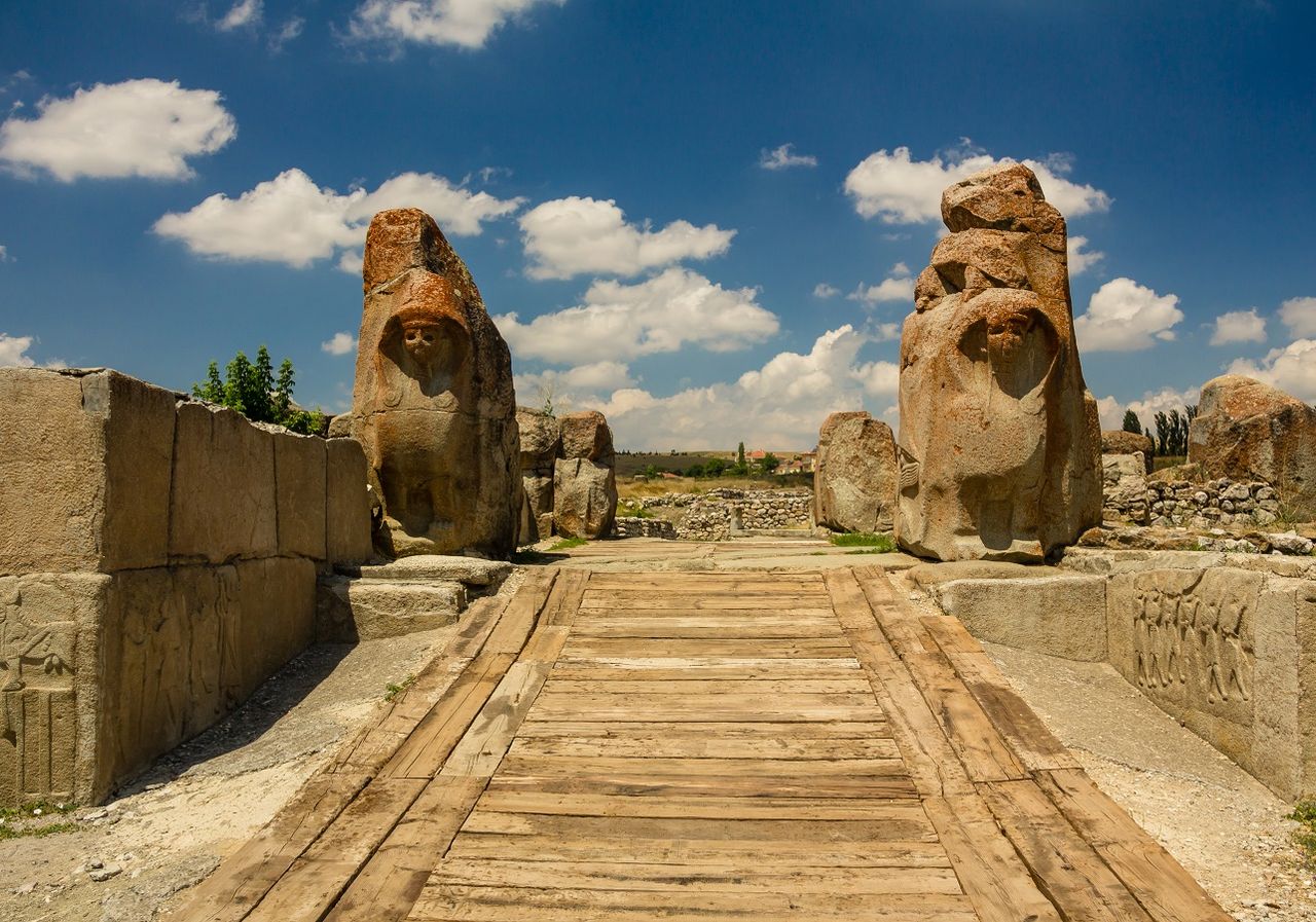 Le rovine di Ḫattuša (Ḫatti), capitale dell'impero ittita, situate nell'attuale Turchia.