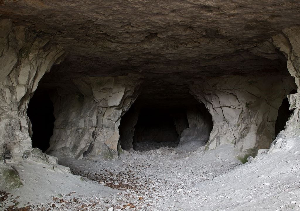 entrada de uma caverna