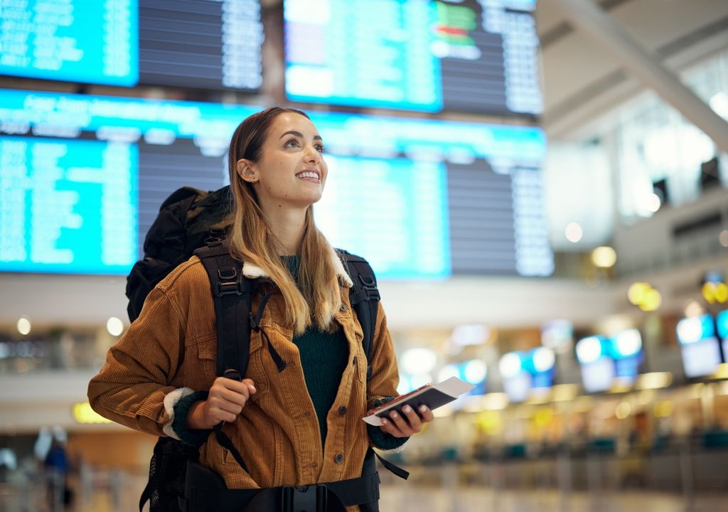 Quienes residen en destinos turísticos consolidados reaccionan de manera distinta ante recordatorios de la muerte en comparación con quienes viven en regiones con menos atractivos turísticos.