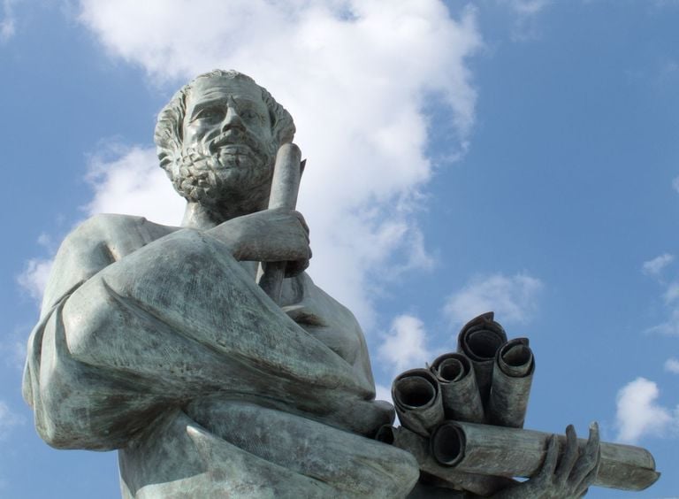 La interpretaci&oacute;n de Arist&oacute;teles de los fen&oacute;menos meteorol&oacute;gicos a partir de su cosmovisi&oacute;n