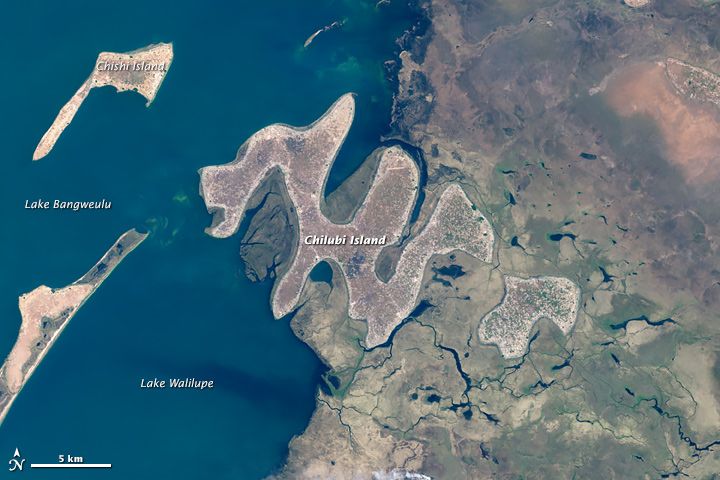 La Isla De Chilubi, Zambia Imagen tomada desde Landsat 8 el 22 de agosto de 2015