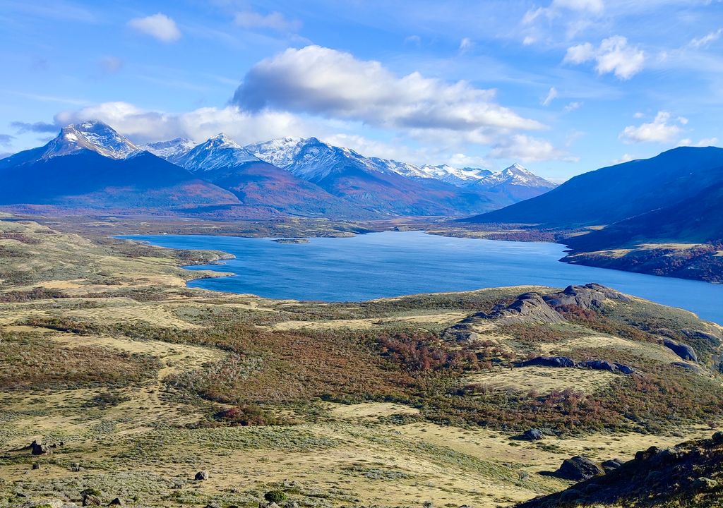 Laguna Sofía, Puerto Natales, Región de Magallanes. Laguna Sofía, Puerto Natales, Región de Magallanes.