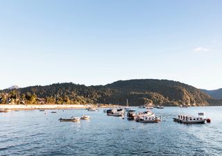 La joya escondida de la Región de Aysén: un puerto remoto donde el invierno pinta las montañas de blanco