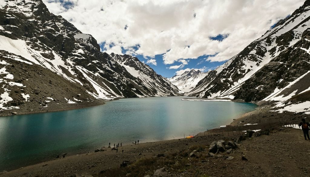 Laguna del Inca, Región de Valparaíso, Chile. La laguna del Inca es el escenario de una trágica leyenda andina.