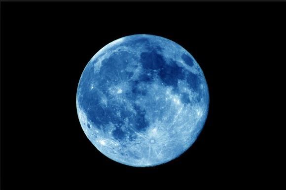 La Luna Azul Del Verano