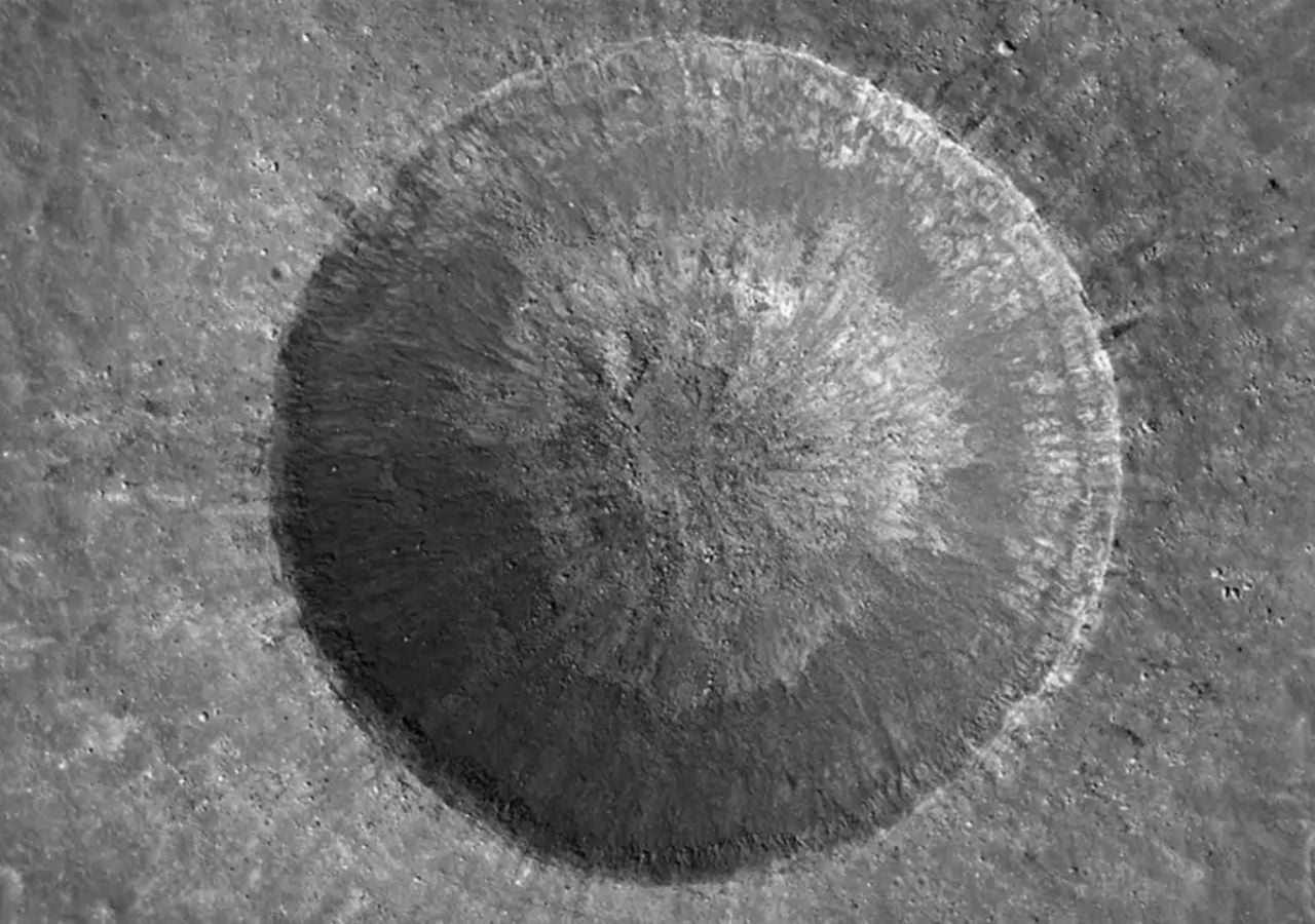 Los impactos de asteroides generan cráteres en la Luna: eso la hace un mundo más dinámico que estático. Crédito: NASA/GSFC/Arizona State University