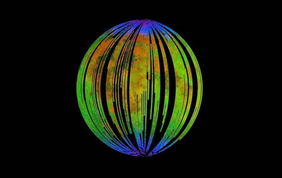 La Luna Y La Tierra Comparten El Mismo Agua Los análisis de las rocas lunares traidos por el programa Apolo muestran que el agua de la luna (que aparece en azul en esta imagen infrarroja lunar) comparte orígenes comunes con el agua de la Tierra. Fuente: ISRO/NASA/JPL-CALTECH/BROWN UNIV./USGS